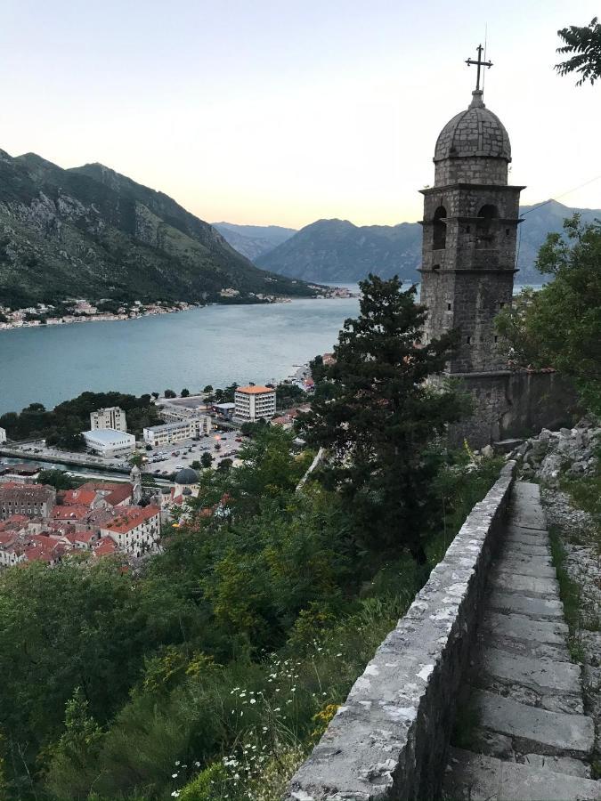 Romantic Rooftop View Hideaway- Old Town Nr 404 Apartment Kotor Bagian luar foto